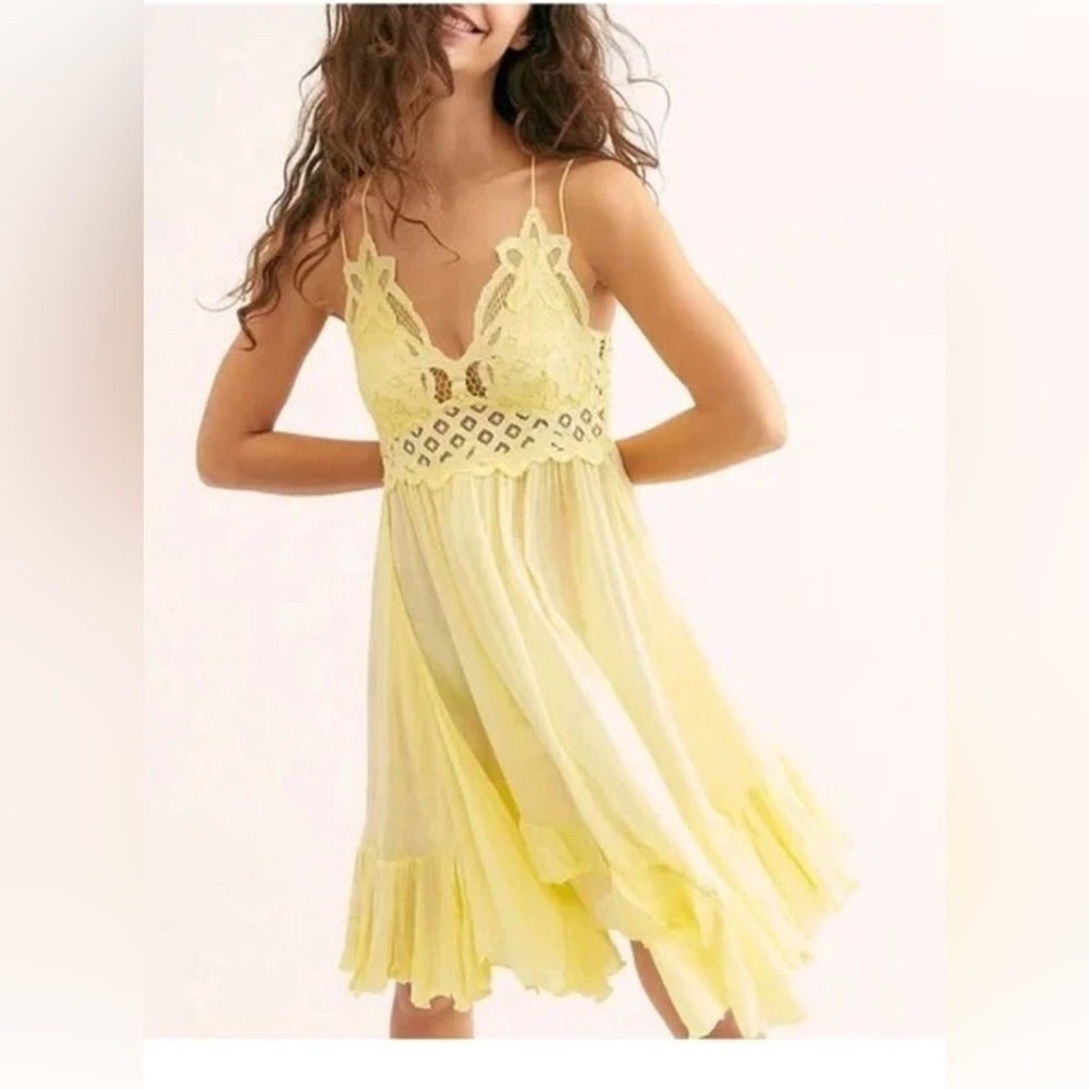 Free People  Adella Crochet Lace Ruffle Slip Mini Dress Size m new